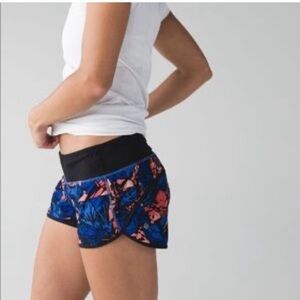 Lululemon Speed Short in Paint Storm Harbor Blue Multi / Black. Size 6